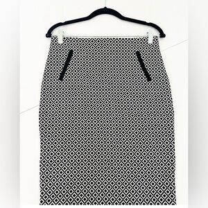 Stylish Monochrome Geometric Pencil Skirt